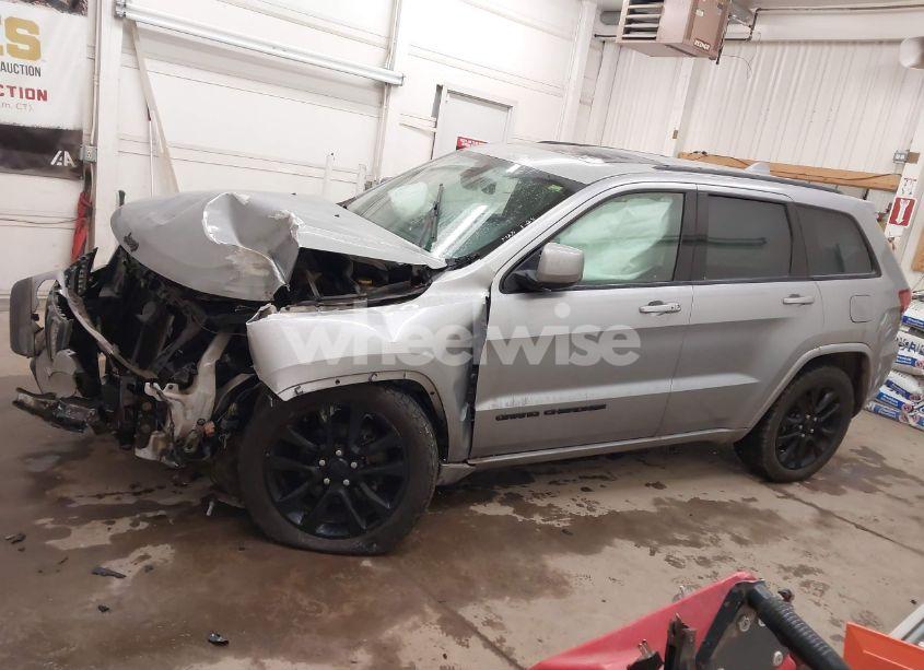 Photo 15 of 2018 Jeep Grand CHEROKEE ALTITUDE 4X4 (VIN 1C4RJFAG2JC297209)