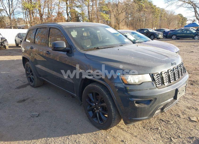 2018 Jeep Grand CHEROKEE ALTITUDE 4X4 (VIN 1C4RJFAG2JC303378) main photo