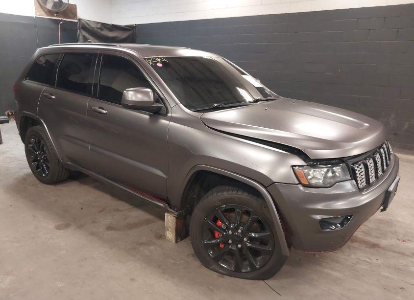 2018 Jeep Grand CHEROKEE ALTITUDE 4X4 (VIN 1C4RJFAG2JC388545) main photo