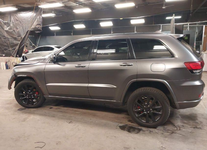 Photo 15 of 2018 Jeep Grand CHEROKEE ALTITUDE 4X4 (VIN 1C4RJFAG2JC388545)