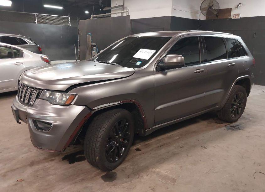 Photo 2 of 2018 Jeep Grand CHEROKEE ALTITUDE 4X4 (VIN 1C4RJFAG2JC388545)