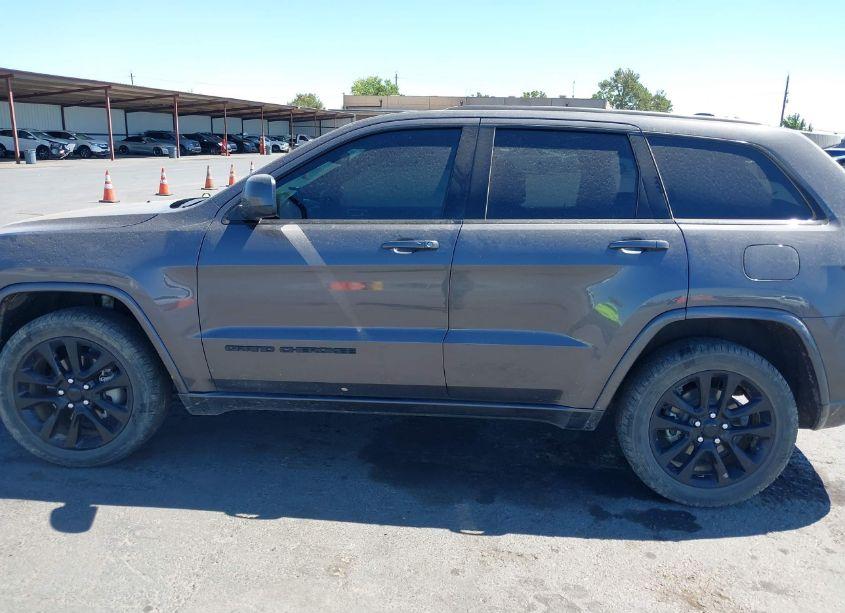 Photo 15 of 2018 Jeep Grand CHEROKEE LAREDO (VIN 1C4RJFAG2JC403920)