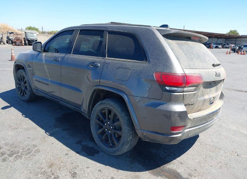 Photo 3 of 2018 Jeep Grand CHEROKEE LAREDO (VIN 1C4RJFAG2JC403920)