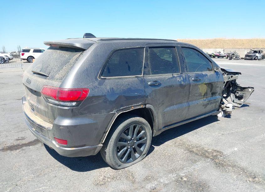 Photo 4 of 2018 Jeep Grand CHEROKEE LAREDO (VIN 1C4RJFAG2JC403920)