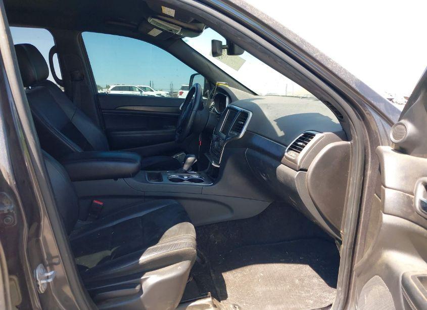 Photo 5 of 2018 Jeep Grand CHEROKEE LAREDO (VIN 1C4RJFAG2JC403920)