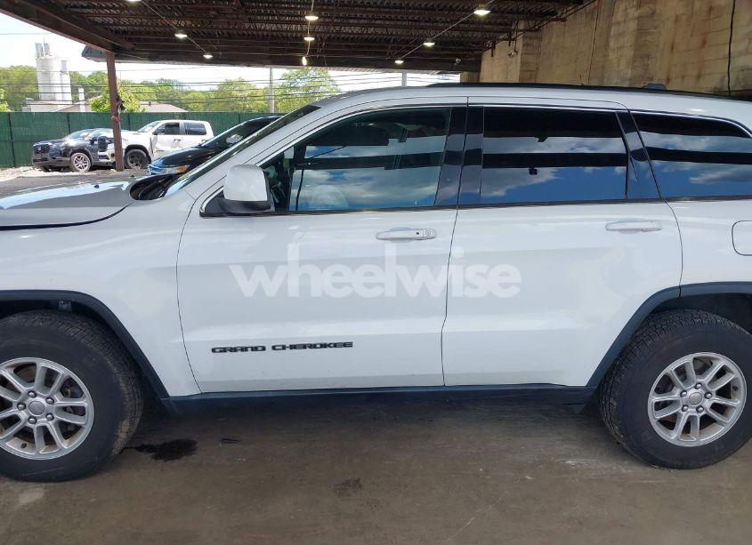 Photo 15 of 2018 Jeep Grand CHEROKEE LAREDO 4X4 (VIN 1C4RJFAG2JC433080)