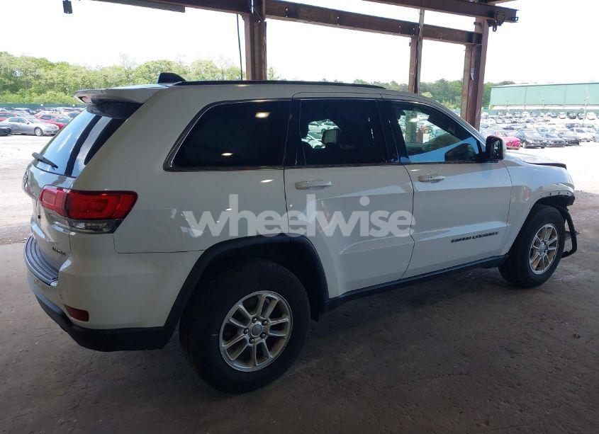 Photo 4 of 2018 Jeep Grand CHEROKEE LAREDO 4X4 (VIN 1C4RJFAG2JC433080)