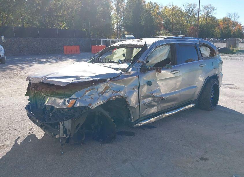 Photo 2 of 2019 Jeep Grand CHEROKEE LAREDO E 4X4 (VIN 1C4RJFAG2KC527865)