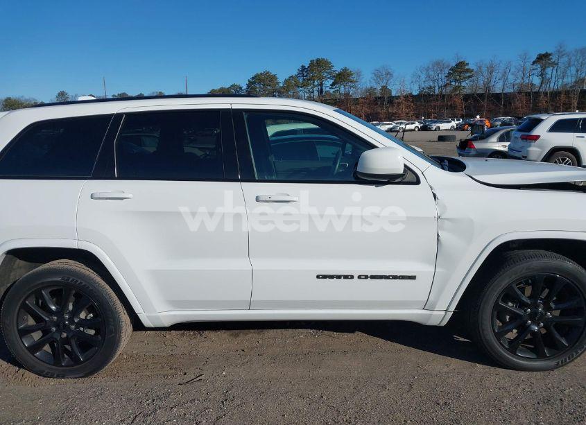 Photo 14 of 2019 Jeep Grand CHEROKEE ALTITUDE 4X4 (VIN 1C4RJFAG2KC547078)
