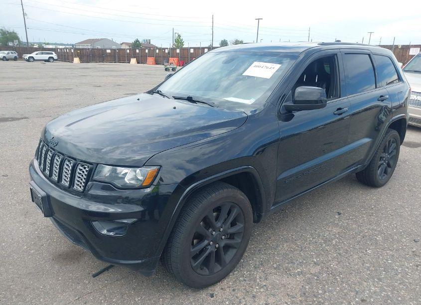 Photo 2 of 2020 Jeep Grand CHEROKEE LAREDO (VIN 1C4RJFAG2LC209861)