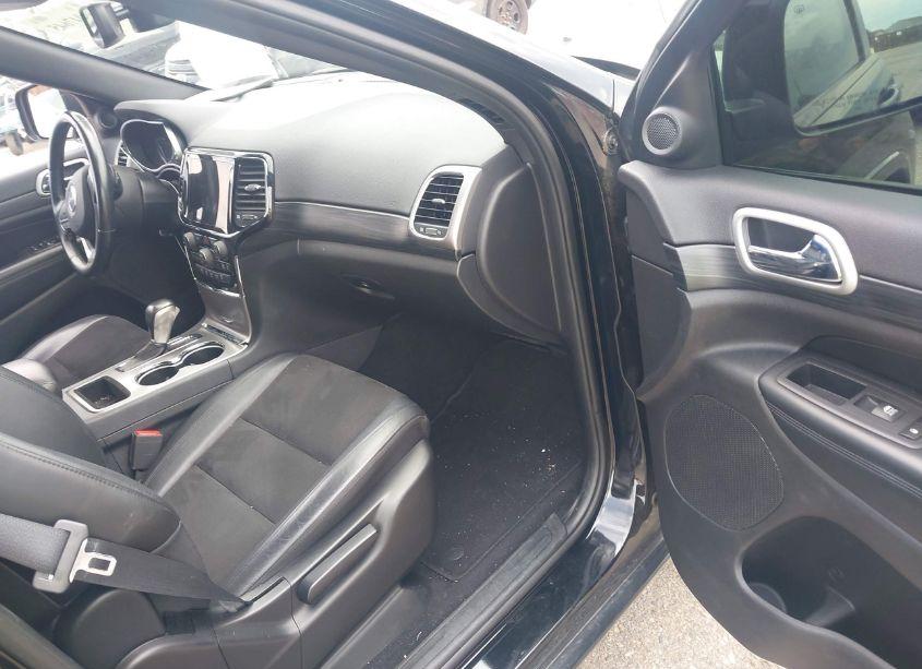 Photo 5 of 2020 Jeep Grand CHEROKEE LAREDO (VIN 1C4RJFAG2LC209861)