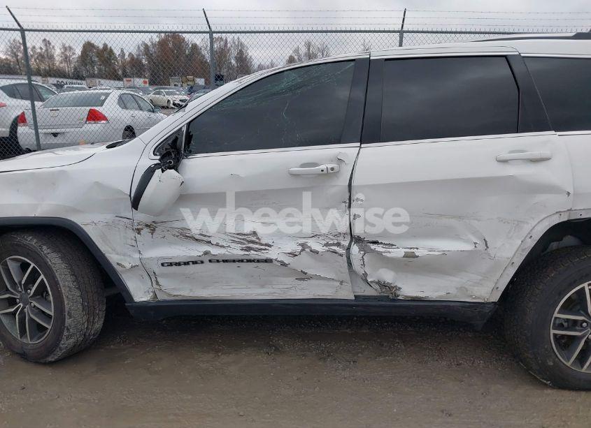 Photo 12 of 2020 Jeep Grand CHEROKEE LAREDO E 4X4 (VIN 1C4RJFAG2LC335945)