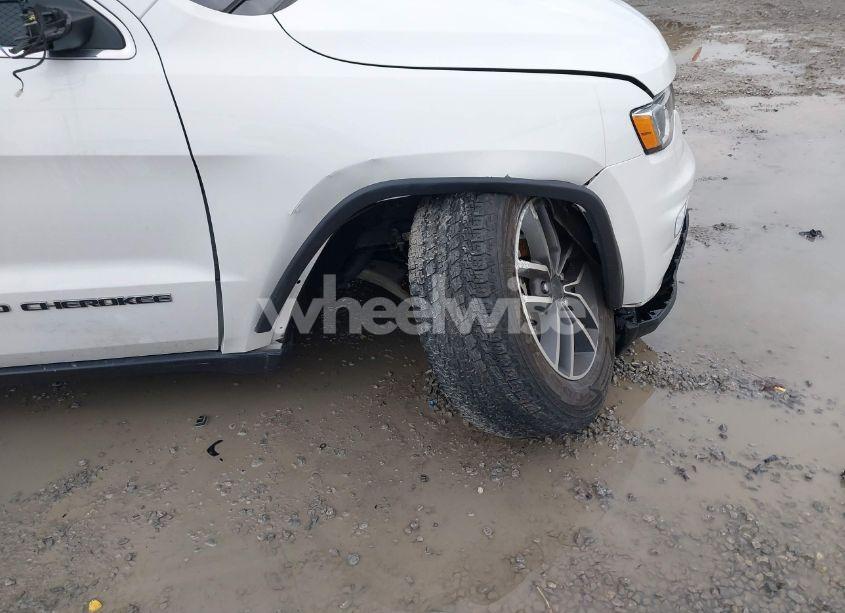 Photo 15 of 2020 Jeep Grand CHEROKEE LAREDO E 4X4 (VIN 1C4RJFAG2LC335945)