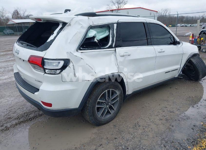 Photo 4 of 2020 Jeep Grand CHEROKEE LAREDO E 4X4 (VIN 1C4RJFAG2LC335945)