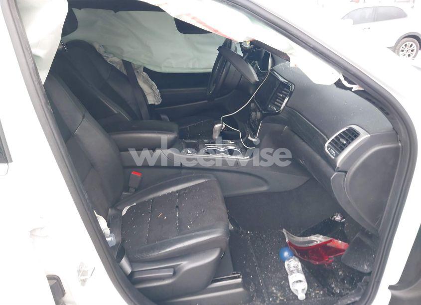 Photo 5 of 2020 Jeep Grand CHEROKEE LAREDO E 4X4 (VIN 1C4RJFAG2LC335945)