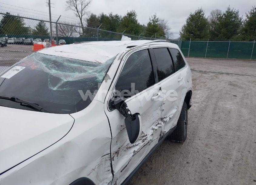 Photo 6 of 2020 Jeep Grand CHEROKEE LAREDO E 4X4 (VIN 1C4RJFAG2LC335945)