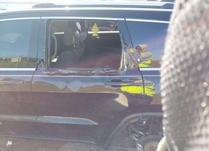 Photo 15 of 2021 Jeep Grand CHEROKEE LAREDO E 4X4 (VIN 1C4RJFAG2MC731911)