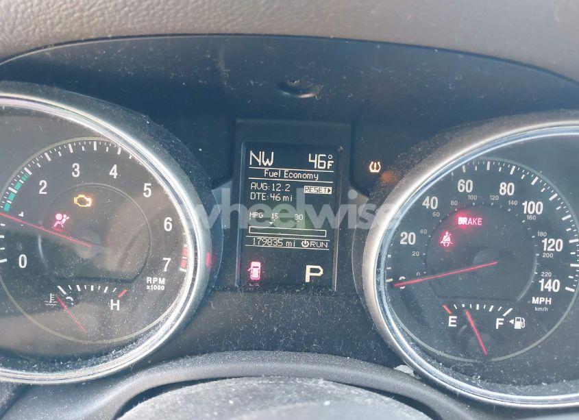 Photo 7 of 2012 Jeep Grand CHEROKEE LAREDO (VIN 1C4RJFAG3CC139805)