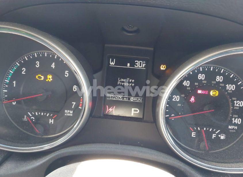 Photo 7 of 2012 Jeep Grand CHEROKEE LAREDO (VIN 1C4RJFAG3CC184372)