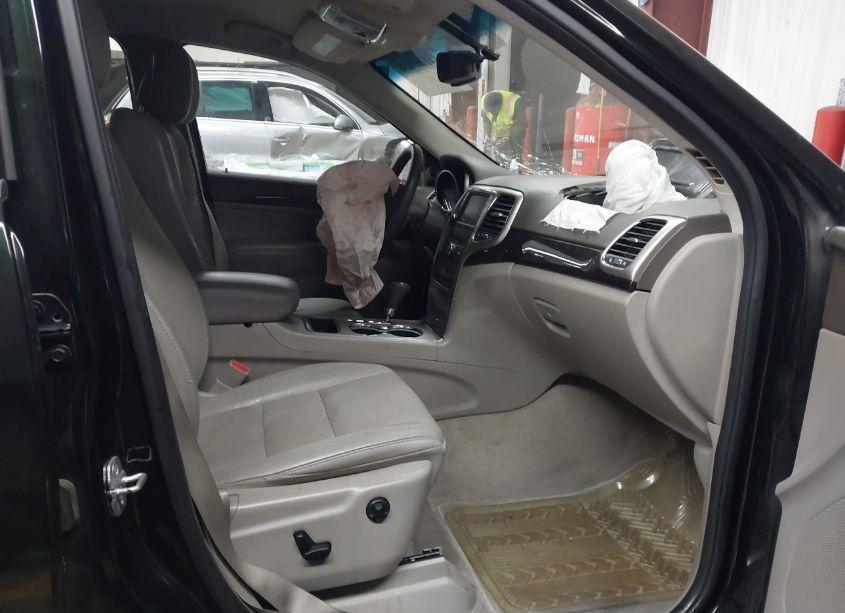 Photo 5 of 2012 Jeep Grand CHEROKEE LAREDO (VIN 1C4RJFAG3CC318605)