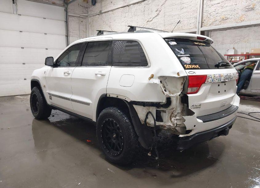 Photo 3 of 2013 Jeep Grand CHEROKEE LAREDO (VIN 1C4RJFAG3DC536741)