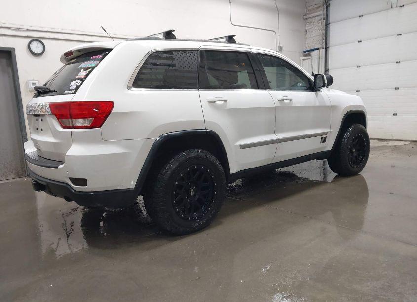 Photo 4 of 2013 Jeep Grand CHEROKEE LAREDO (VIN 1C4RJFAG3DC536741)