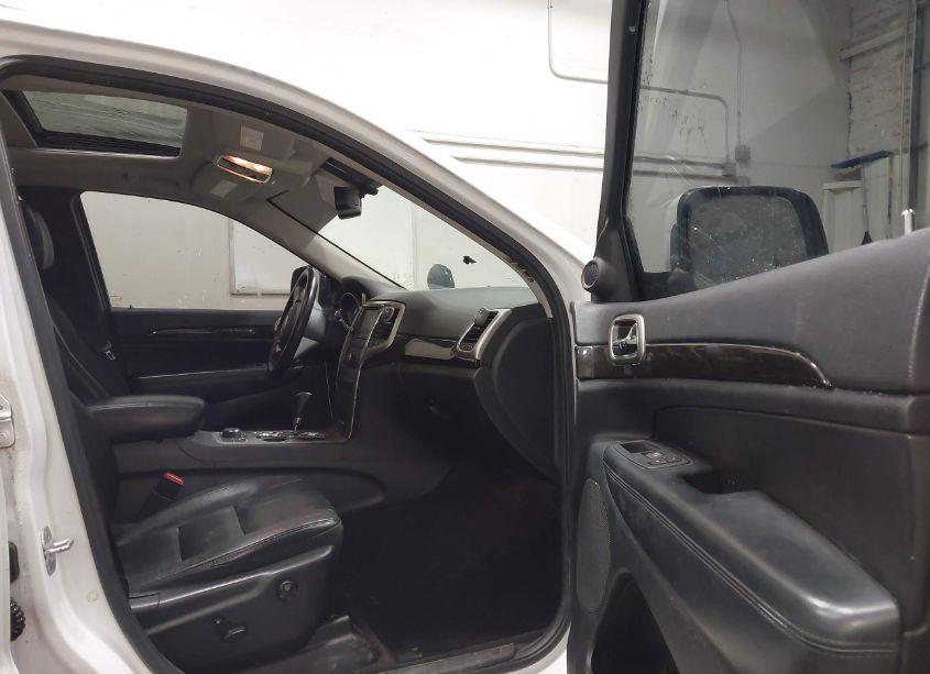 Photo 5 of 2013 Jeep Grand CHEROKEE LAREDO (VIN 1C4RJFAG3DC536741)