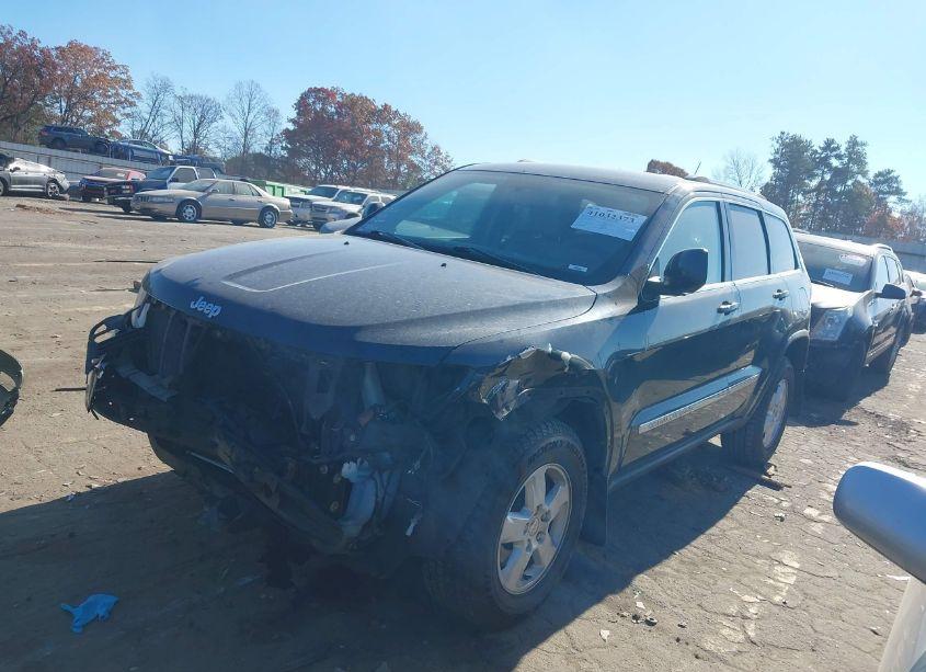 Photo 2 of 2013 Jeep Grand CHEROKEE LAREDO (VIN 1C4RJFAG3DC549540)