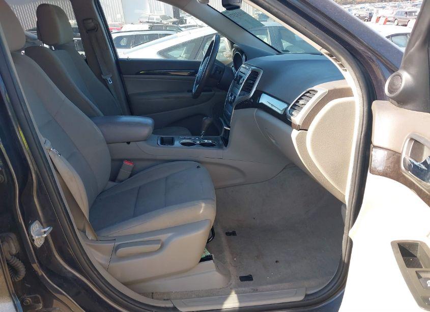 Photo 5 of 2013 Jeep Grand CHEROKEE LAREDO (VIN 1C4RJFAG3DC549540)