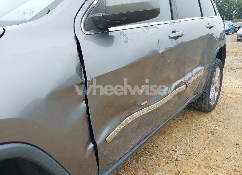 Photo 12 of 2013 Jeep Grand CHEROKEE LAREDO (VIN 1C4RJFAG3DC556035)