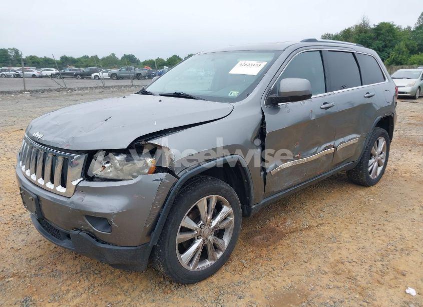 Photo 2 of 2013 Jeep Grand CHEROKEE LAREDO (VIN 1C4RJFAG3DC556035)