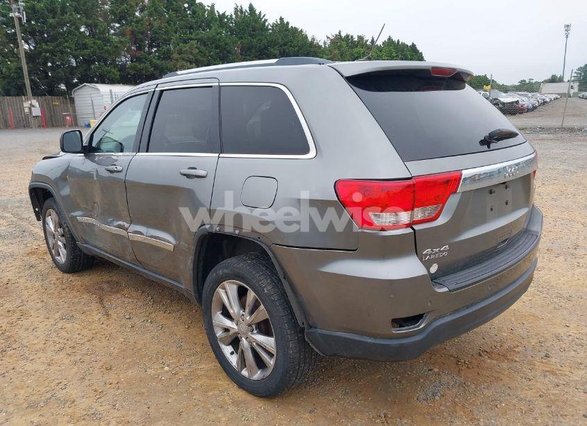 Photo 3 of 2013 Jeep Grand CHEROKEE LAREDO (VIN 1C4RJFAG3DC556035)