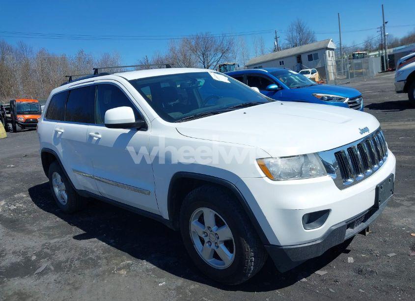 2013 Jeep Grand CHEROKEE LAREDO (VIN 1C4RJFAG3DC567410) main photo