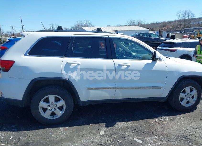 Photo 13 of 2013 Jeep Grand CHEROKEE LAREDO (VIN 1C4RJFAG3DC567410)