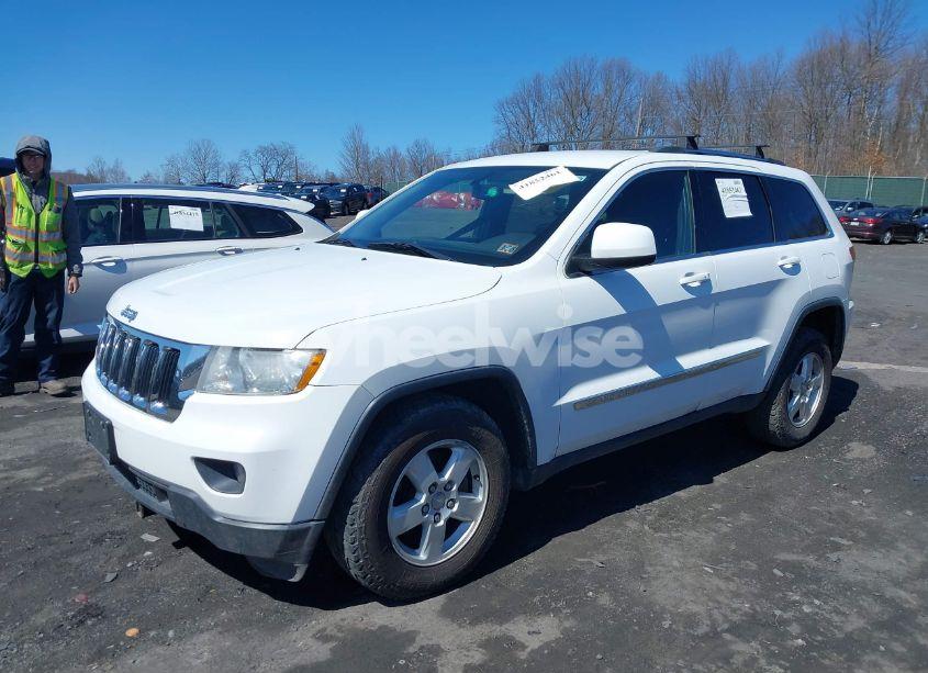 Photo 2 of 2013 Jeep Grand CHEROKEE LAREDO (VIN 1C4RJFAG3DC567410)