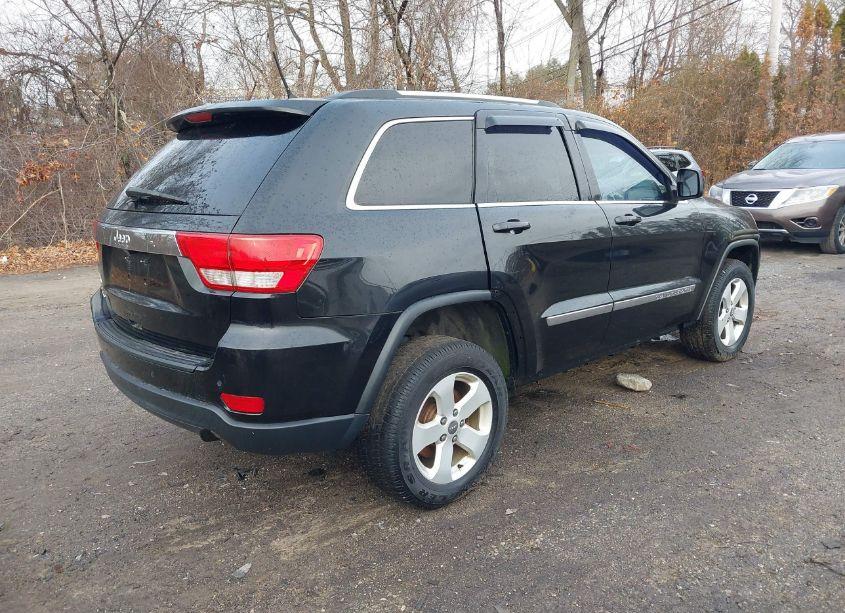 Photo 4 of 2013 Jeep Grand CHEROKEE LAREDO (VIN 1C4RJFAG3DC583686)