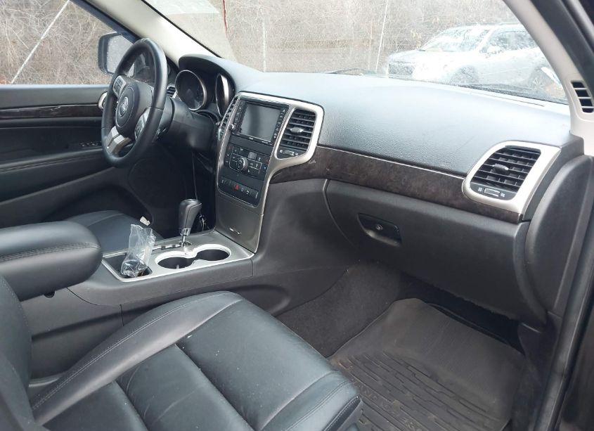 Photo 5 of 2013 Jeep Grand CHEROKEE LAREDO (VIN 1C4RJFAG3DC583686)