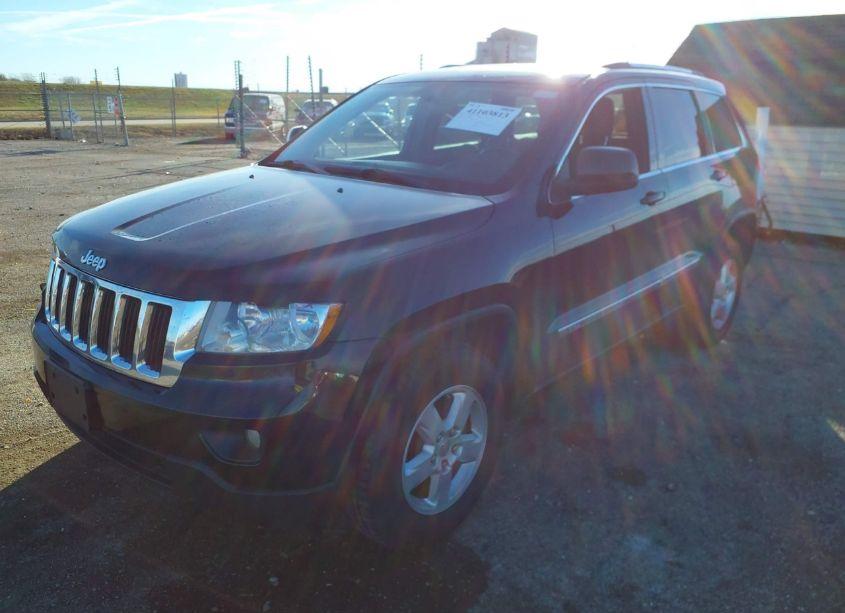 Photo 2 of 2013 Jeep Grand CHEROKEE LAREDO (VIN 1C4RJFAG3DC583901)