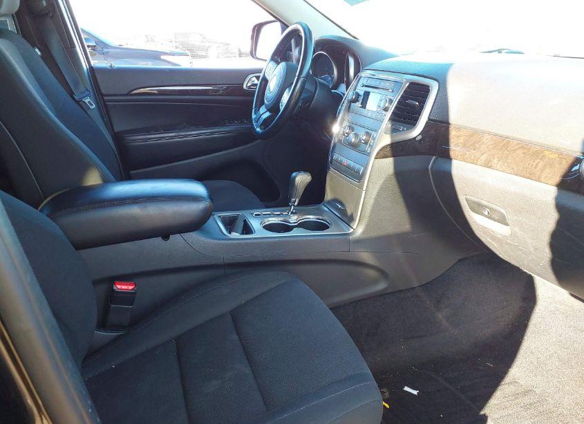 Photo 5 of 2013 Jeep Grand CHEROKEE LAREDO (VIN 1C4RJFAG3DC583901)