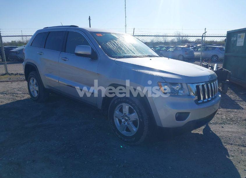 2013 Jeep Grand CHEROKEE LAREDO (VIN 1C4RJFAG3DC586667) main photo