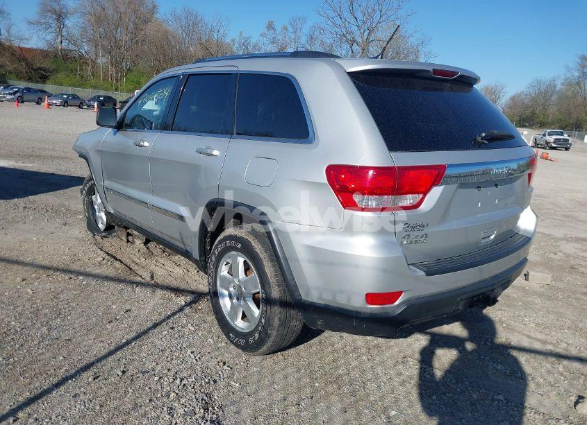 Photo 3 of 2013 Jeep Grand CHEROKEE LAREDO (VIN 1C4RJFAG3DC586667)