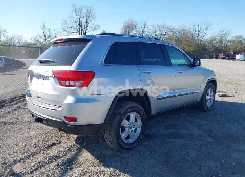 Photo 4 of 2013 Jeep Grand CHEROKEE LAREDO (VIN 1C4RJFAG3DC586667)