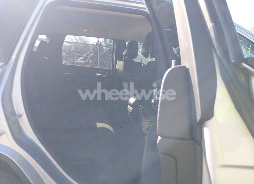 Photo 8 of 2013 Jeep Grand CHEROKEE LAREDO (VIN 1C4RJFAG3DC586667)