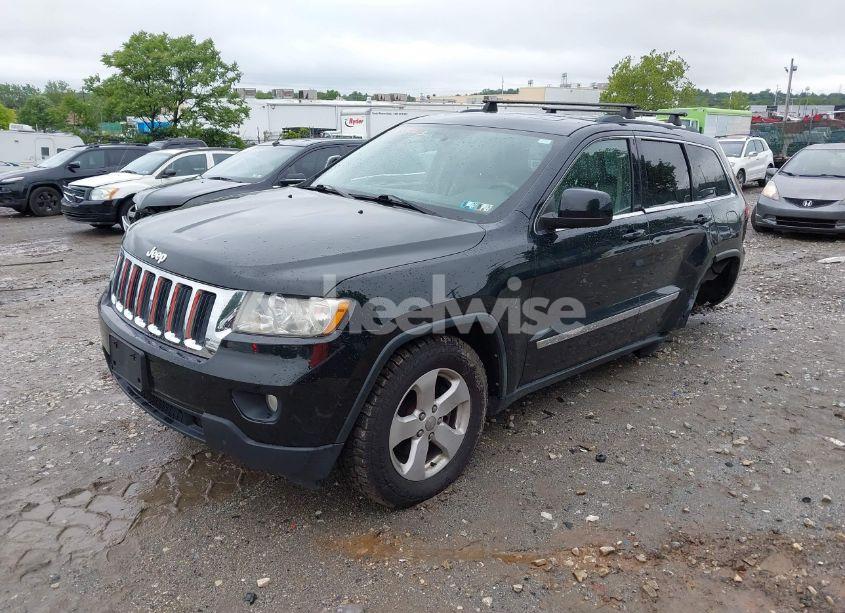 Photo 2 of 2013 Jeep Grand CHEROKEE LAREDO (VIN 1C4RJFAG3DC609784)