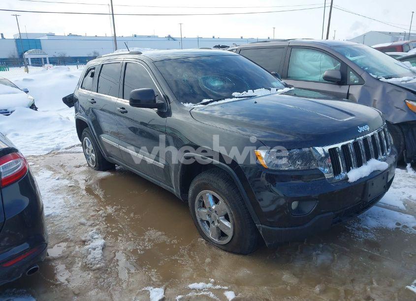 2013 Jeep Grand CHEROKEE LAREDO (VIN 1C4RJFAG3DC631039) main photo