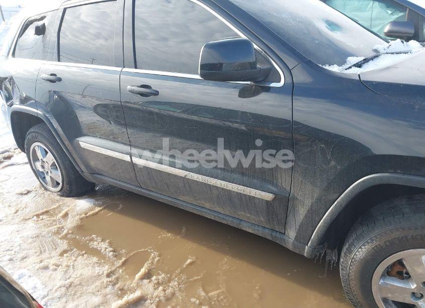 Photo 11 of 2013 Jeep Grand CHEROKEE LAREDO (VIN 1C4RJFAG3DC631039)