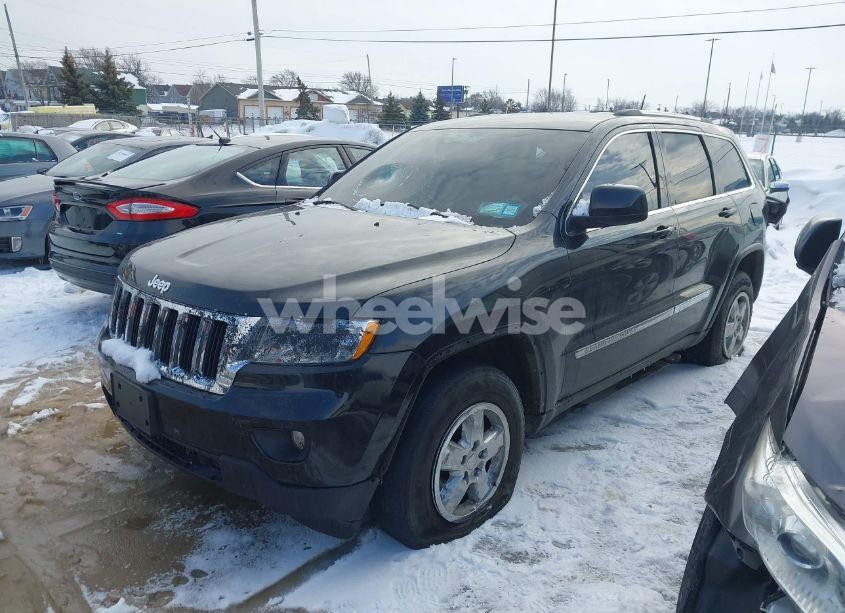 Photo 2 of 2013 Jeep Grand CHEROKEE LAREDO (VIN 1C4RJFAG3DC631039)