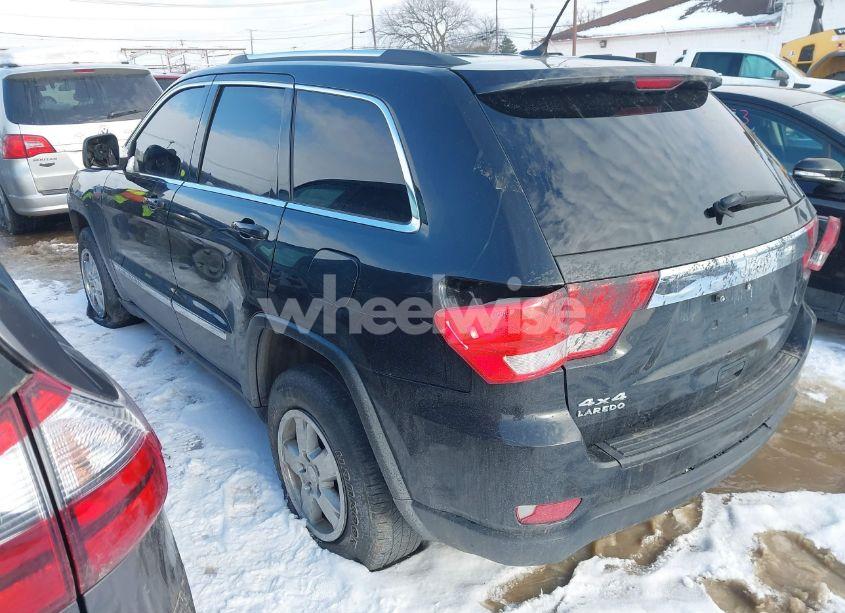 Photo 3 of 2013 Jeep Grand CHEROKEE LAREDO (VIN 1C4RJFAG3DC631039)
