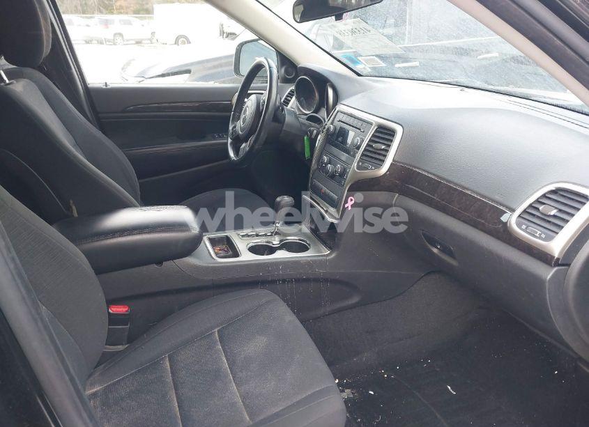 Photo 5 of 2013 Jeep Grand CHEROKEE LAREDO (VIN 1C4RJFAG3DC653185)
