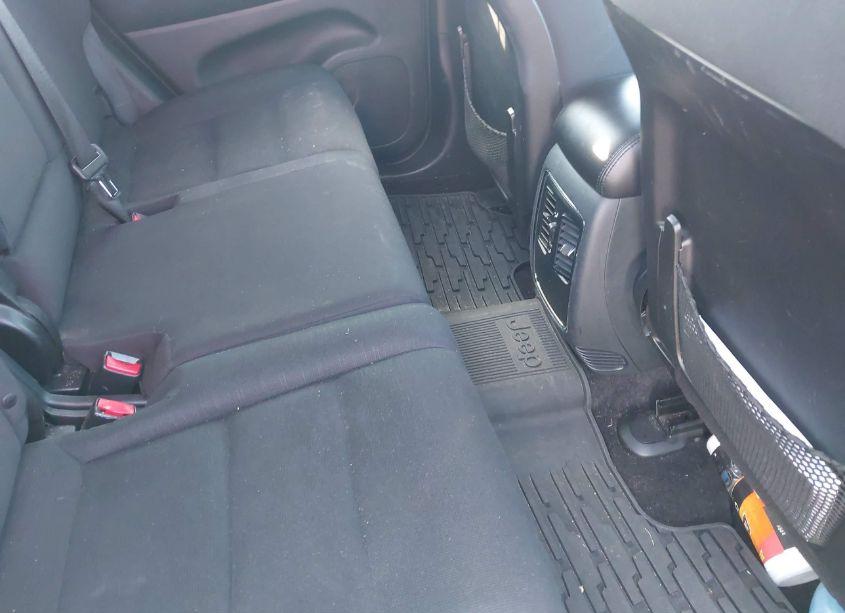 Photo 8 of 2015 Jeep Grand CHEROKEE LAREDO (VIN 1C4RJFAG3FC210294)